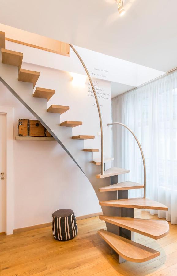 Central 2-Level Penthouse With Terrace And Free Parking Рига Экстерьер фото