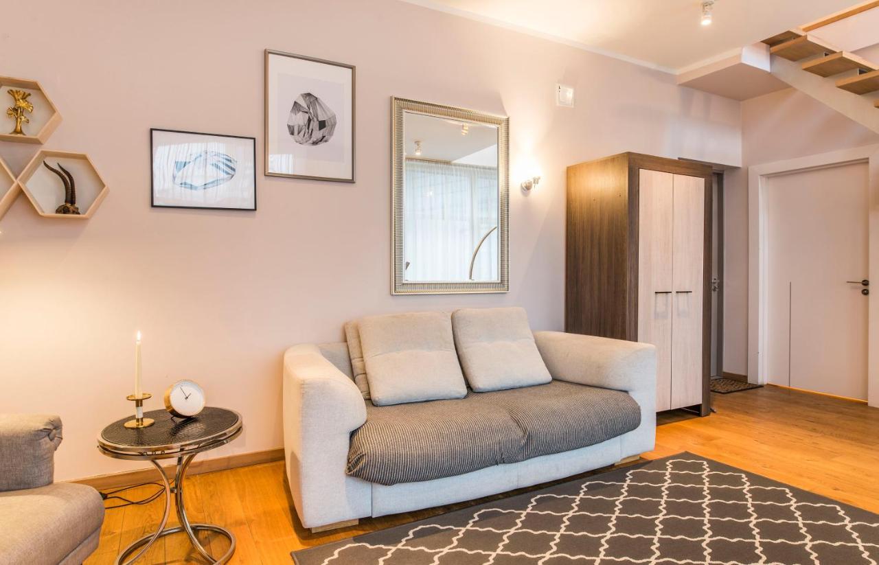 Central 2-Level Penthouse With Terrace And Free Parking Рига Экстерьер фото